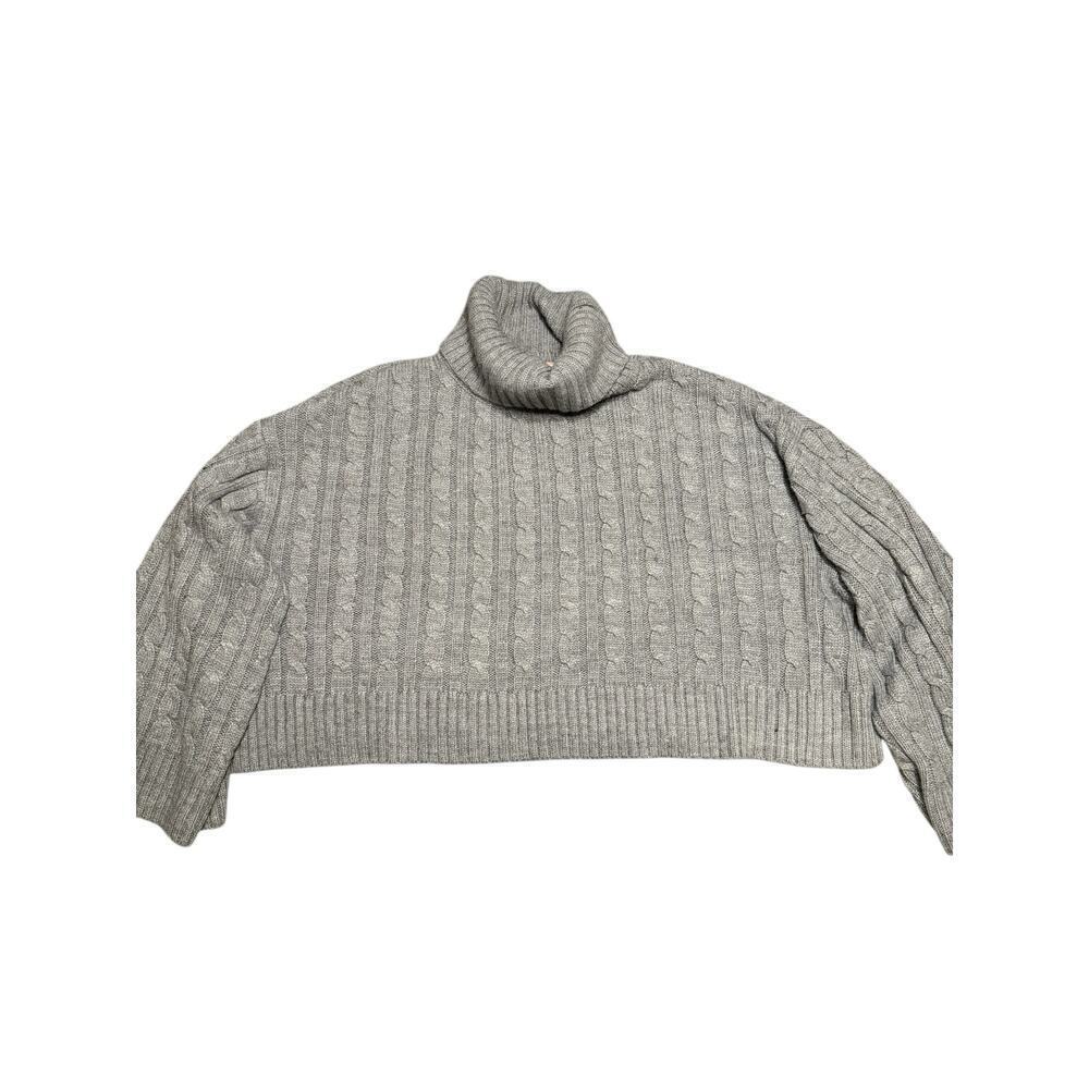Willow-root Sweater Size S (Fits like L) Gray Cable knit - Slits on Sides